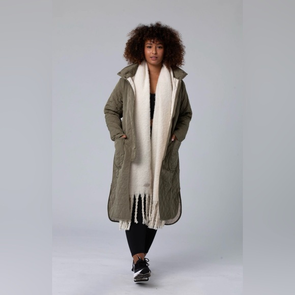 Savvi Cream Fringe Scarf - Picture 2 of 14